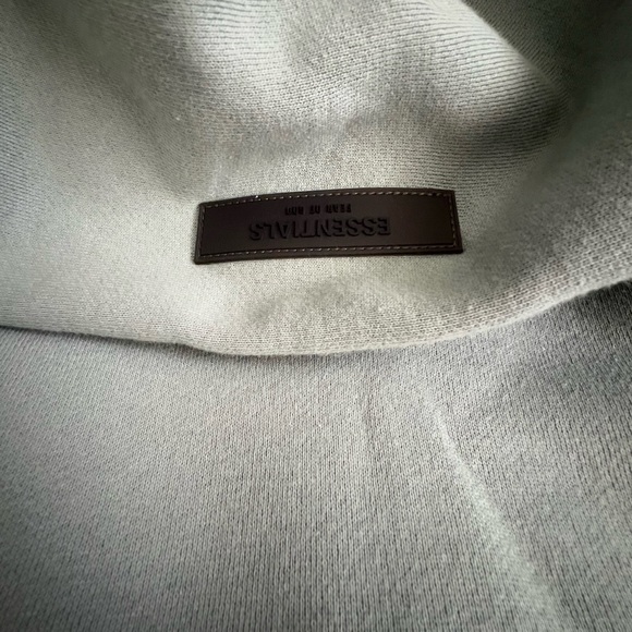 Essentials Fear of God Sweatshirt / Hoodie - Picture 7 of 7